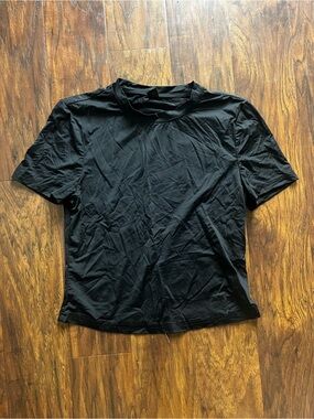 Black Short-Sleeve cropped Athletic tee